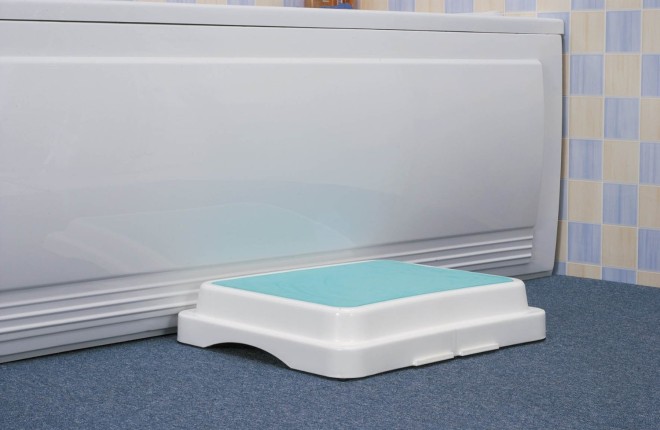 bathroom accessories for the elderly: bath steps
